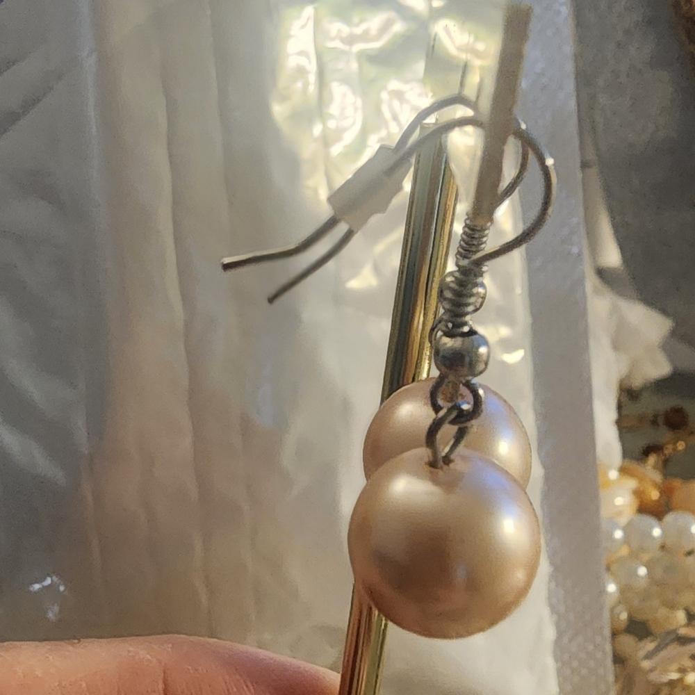 Elegant Pearl Drop Earrings - Picture 2 of 4
